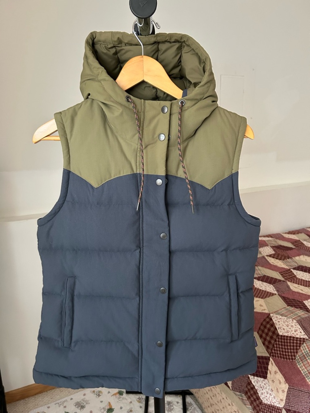 Patagonia Bivy Down Hooded Puffer Vest Women’s Medium